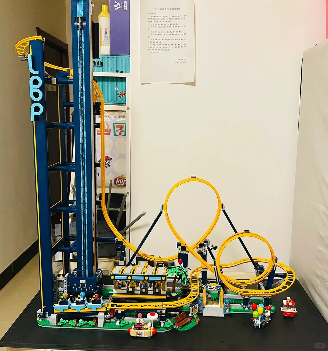 

Chinese Building Blocks Blue Vertical Rolling Roller Coaster Building Blocks Model Adult High Difficulty Assembly 3750PCS Gift