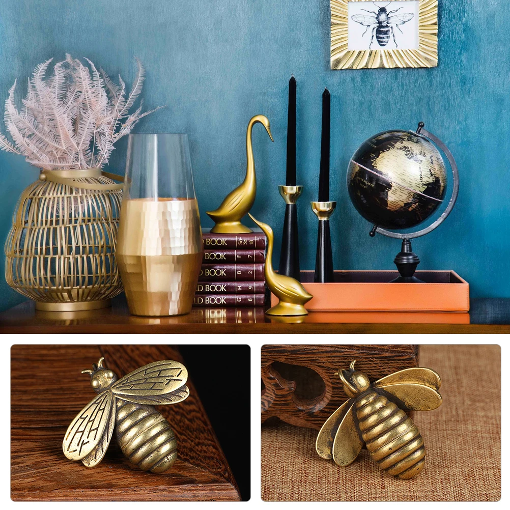 

Retro Bee Pendant Mini Brass Charm for Keychain Decor Lovely Honeybee Hand Painted Creative Shape Jewelry Accessories