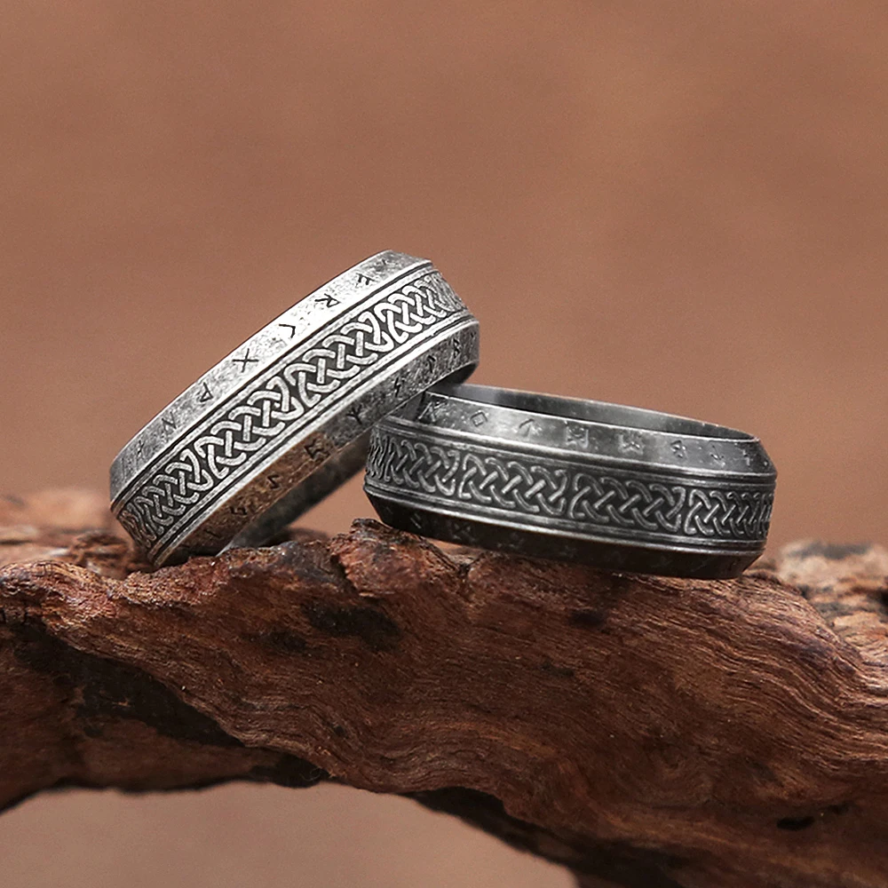 Vintage Celtic Knot Pattern Ring Men Stainless Steel Carved Band Ring Retro Distressed Mens Finger Ring Punk Style Jewelry
