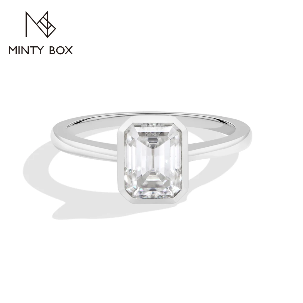 MintyBox Simple Casual Emerald Cut 2.0CT Moissanite Ring for Women S925 Sterling Silver Engagement Promise Wedding Jewelry Gifts