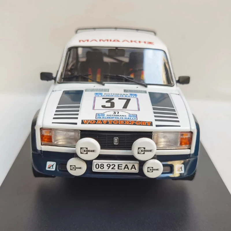 

IXO 1/18 Scale LADA 2105 VFTS #37 1983 Lada Alloy Simulation Car Model Static Collection Decorated Holiday Toys Souvenir Gift