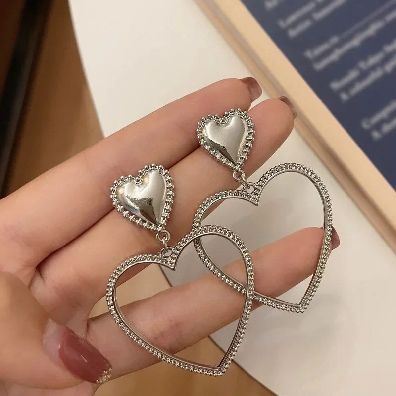 Exaggerated Silver Color Love Heart Clip Earrings Temperament Metal Big Hollow Out Heart Shaped Ear Clip Earrings No Piercing