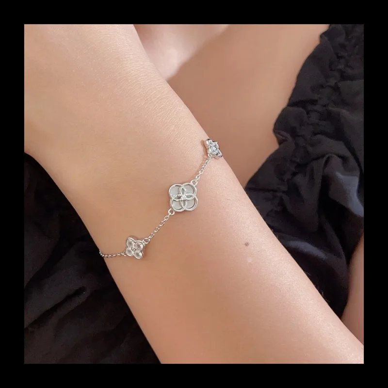 S925 الفضة جديد بسيط هندسي أربع أوراق البرسيم سوار ضوء الفاخرة مزاجه رائعة الأم قذيفة الزركون مجوهرات هدية #3