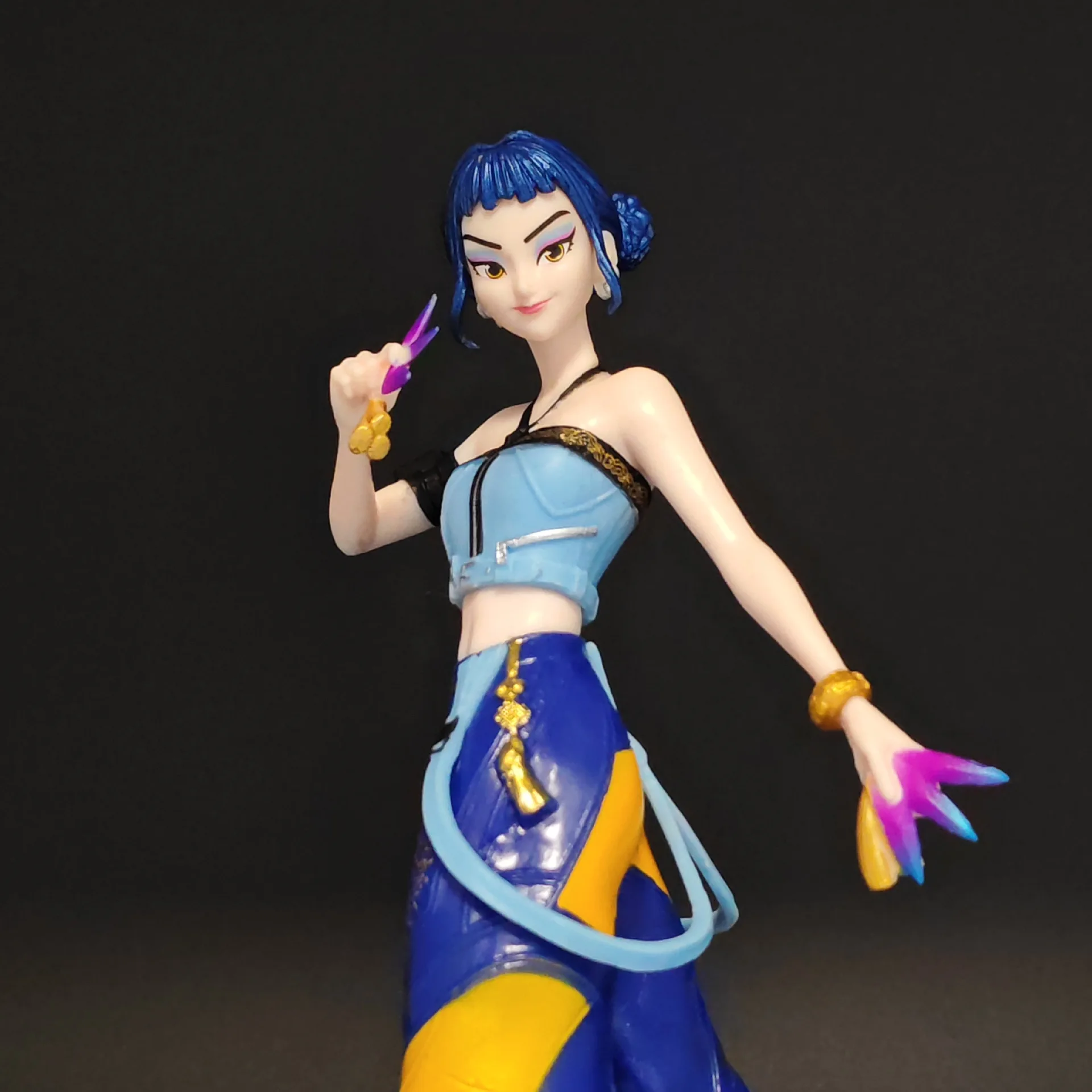 Hexenjagd-Team Rumi Mira Zoe Niedliche Schöne Mädchen-Actionfigur Anime-Charaktermodell Hochdetailliertes Desktop-Ornament Spielzeug Geschenk – Detail 20