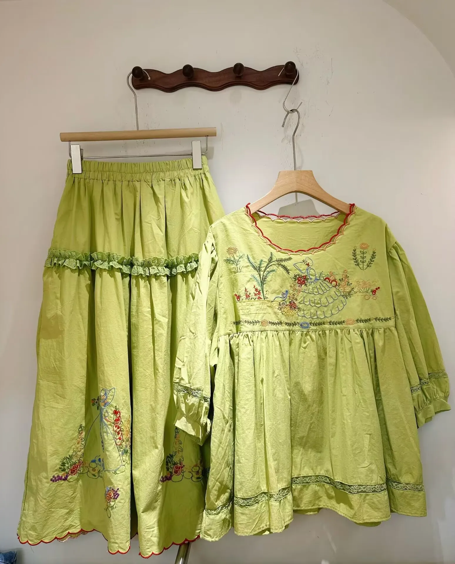 

Green Color Vintage Floral Girl Embroidery Cotton Blouse Shirt Summer Elastic Waist A-Line Women's Loose Fit Skirt