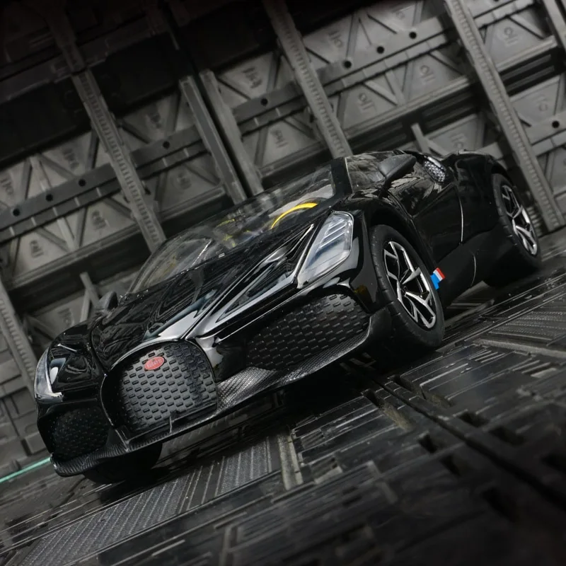 1:24 بوجاتي ميسترال سبيكة قابلة للتحويل نموذج سيارة خارقة باب السيارة يمكن فتح سيارة لعبة للأطفال مع الصوت والإضاءة