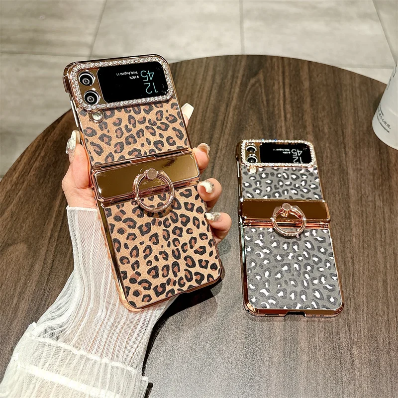 

Plated Leopard Print Ring Holder Phone Case For Samsung Galaxy Z Flip 6 5 4 3 5G Electroplated Hinge Protection Shockproof Cover