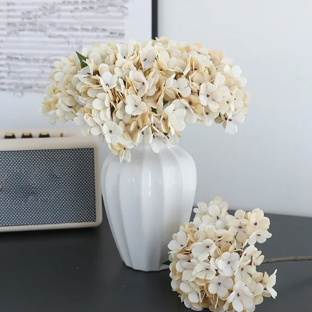 Autumn Hydrangea Artificial Flower Retro Style Home Dining Table Decoration Hotel Wedding Art Decoration Simulation Flower 4 Autumn Hydrangea Artificial Flower Retro Style Home Dining Table Decoration Hotel Wedding Art Decoration Simulation Flower 4