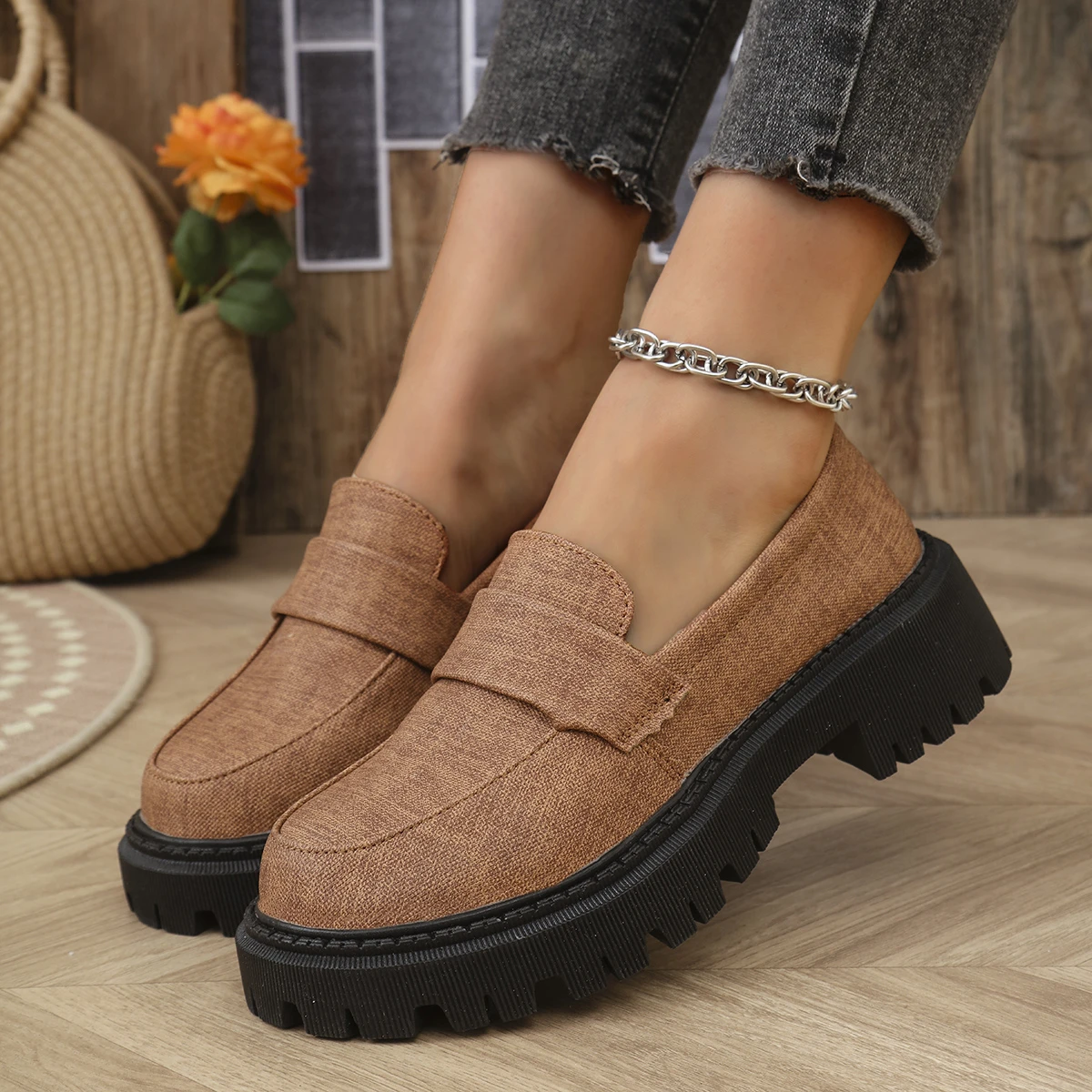 2024 New Autumn Fashion Thick Soled Loafers Women's Flat Cowhide Thick Soled Shoes Round Toe Women's Flat Shoes Handmade