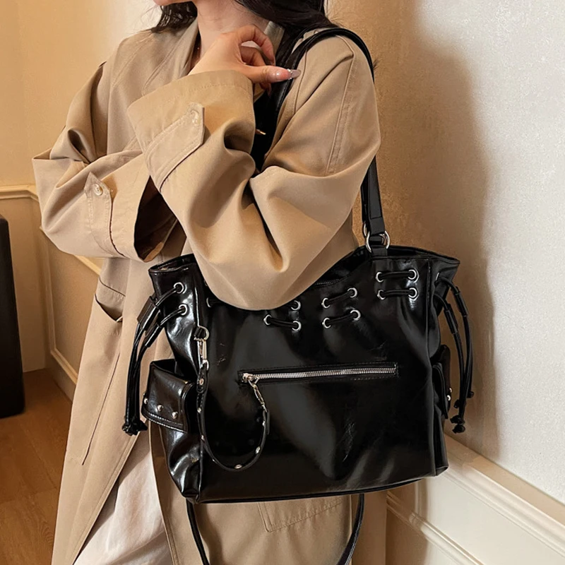 high-end-rivet-motorcycle-bag-with-retro-and-antique-style-large-capacity-tote-bag-single-shoulder-crossbody-bag