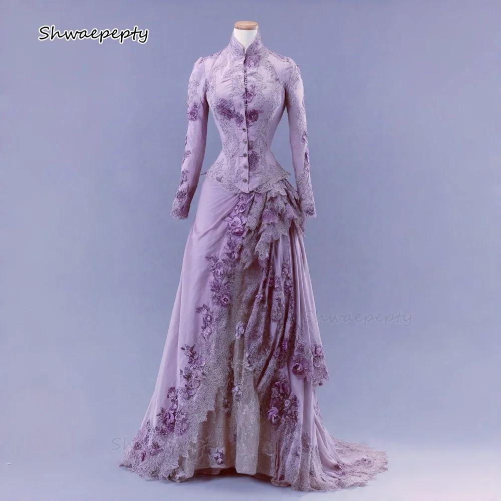 ชุดราตรีสไตล์วิคตอเรียนยุคกลาง คอสูง แขนยาว สีม่วงลาเวนเดอร์ ประดับดอกไม้ 3 มิติ ชุดราตรีแบบสั่งตัด ชุดเจ้าหญิงสำหรับงานพิธีการ