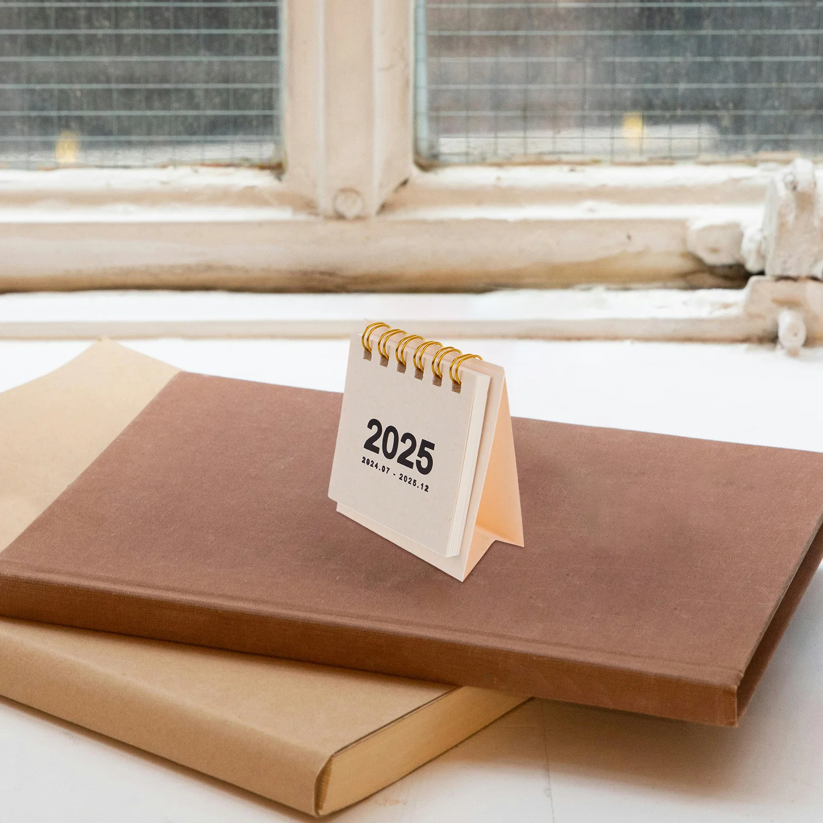 Petit calendrier de bureau sur pied, calendrier de poche, table en papier rabattable, bureau mensuel pendant la journée