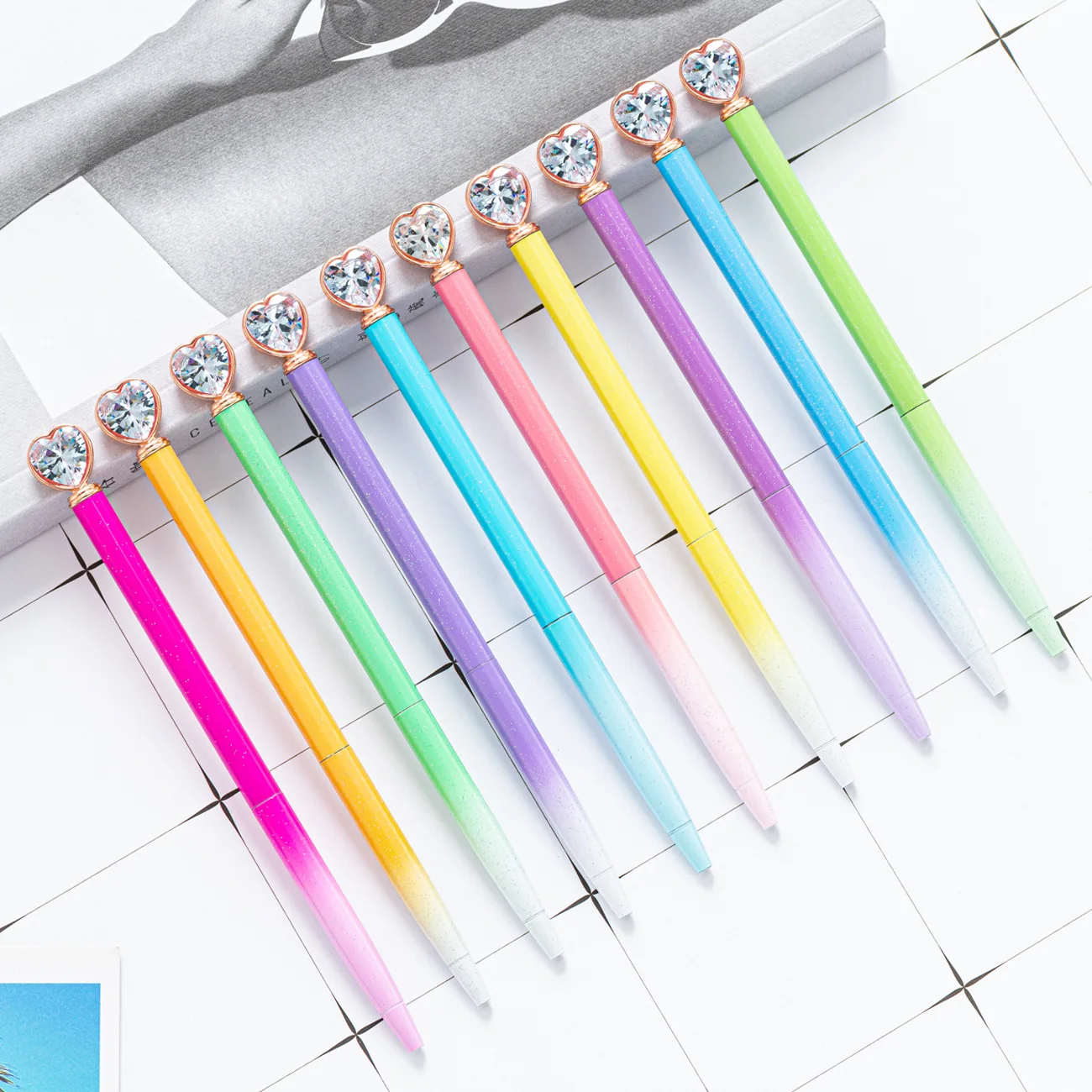 30PCS  Love diamond pen in stock, heart-shaped pen, office stationery gift pen, metal ballpoint pen