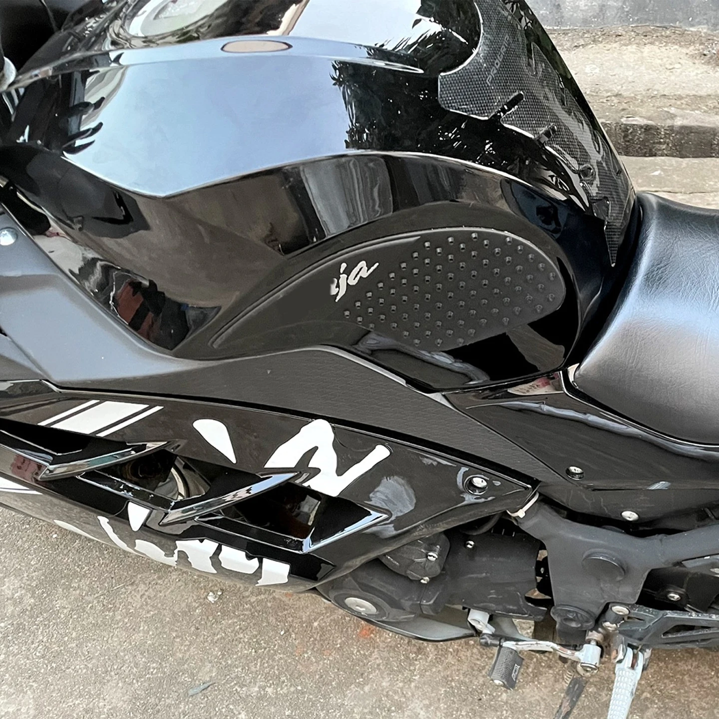 For Kawasaki Ninja 125 Ninja 250 Ninja 300 2013–2022 Motorcycles Stickers Tank Pad Stickers Tank Pad Anti-Slip Sticker Knee Pads view 2