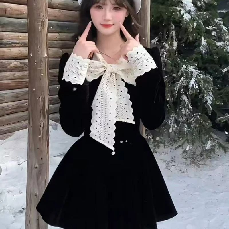 

New Fashion Academy Style Black Velvet Dress for Women High End Versatile Waist Hugging Princess Dress 2026 Autumn/Winter