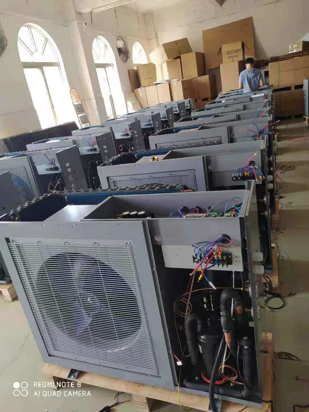 ปั๊มความร้อนแบบอินเวอร์เตอร์ DC 13.9 กิโลวัตต์ สำหรับทำความร้อนและความเย็น แบบโมโนบล็อก ใช้พลังงานจากอากาศ