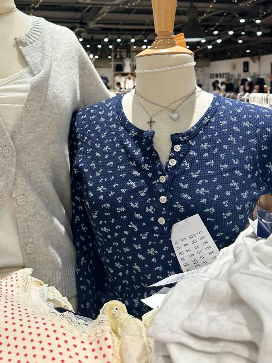 

Женская хлопковая футболка с длинным рукавом, цветочным узором и пуговицами, приталенная, весенняя, в стиле преппи, милый винтажный шик, Y2K