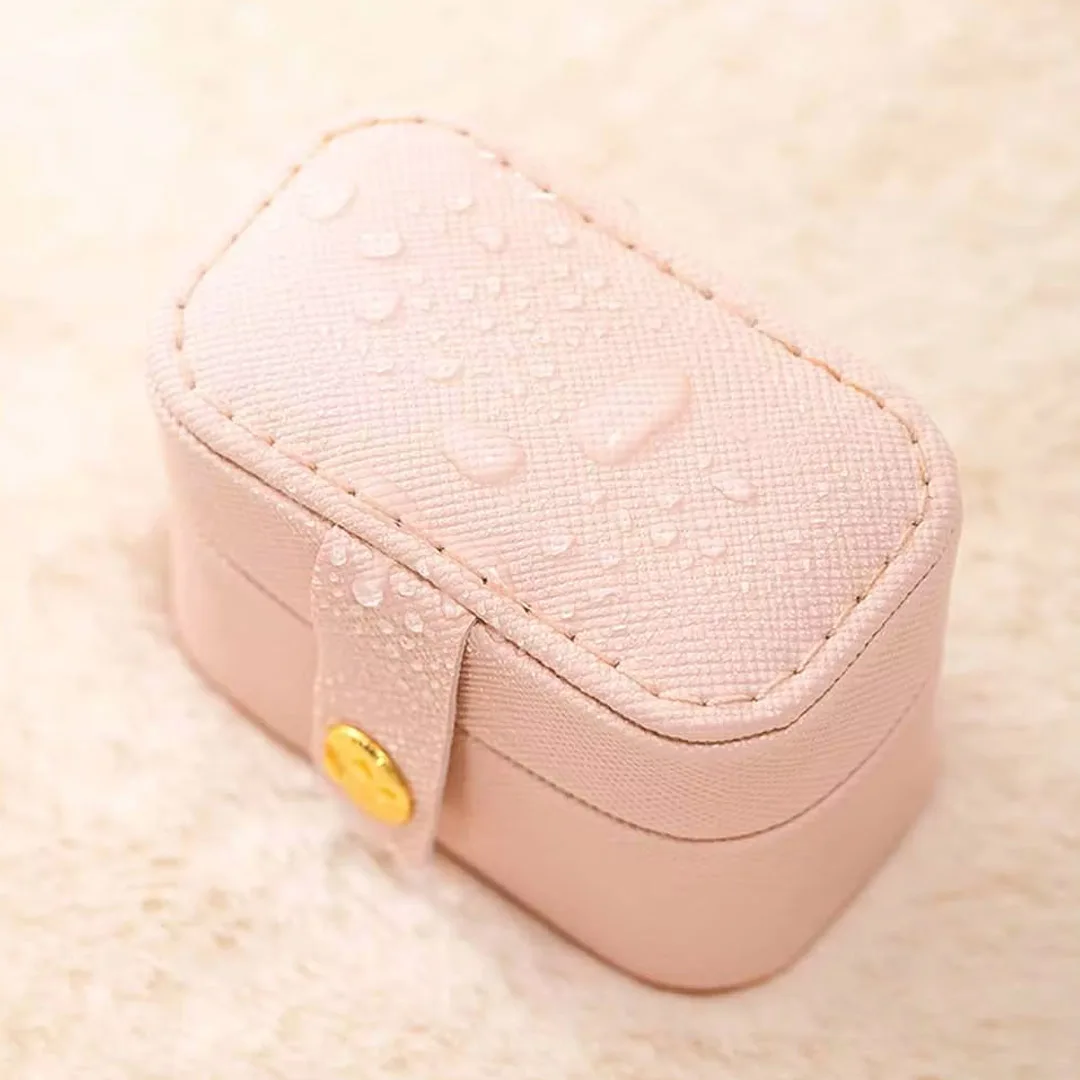 Kotak Hadiah Perhiasan Multifungsi Kulit Pu Portabel Mini untuk Anting Cincin Kalung Organizer Penyimpanan Mewah Harta Karun