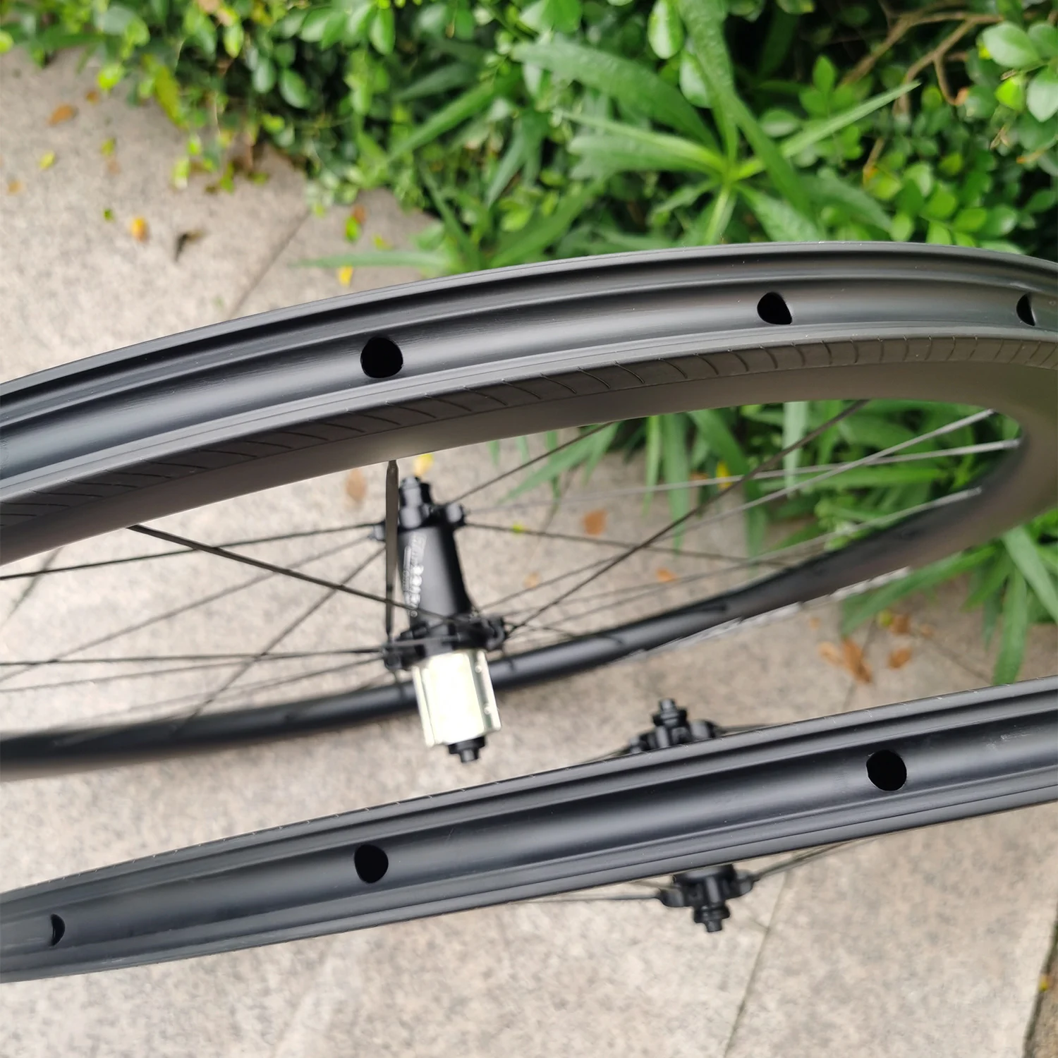 1160g Carbon Spokes 26mm Rim Brake 700c Wheels GOZONE R315C 52T Ratchet Steel TPI / Ceramic Bearings Road Carbon Bike Wheelset