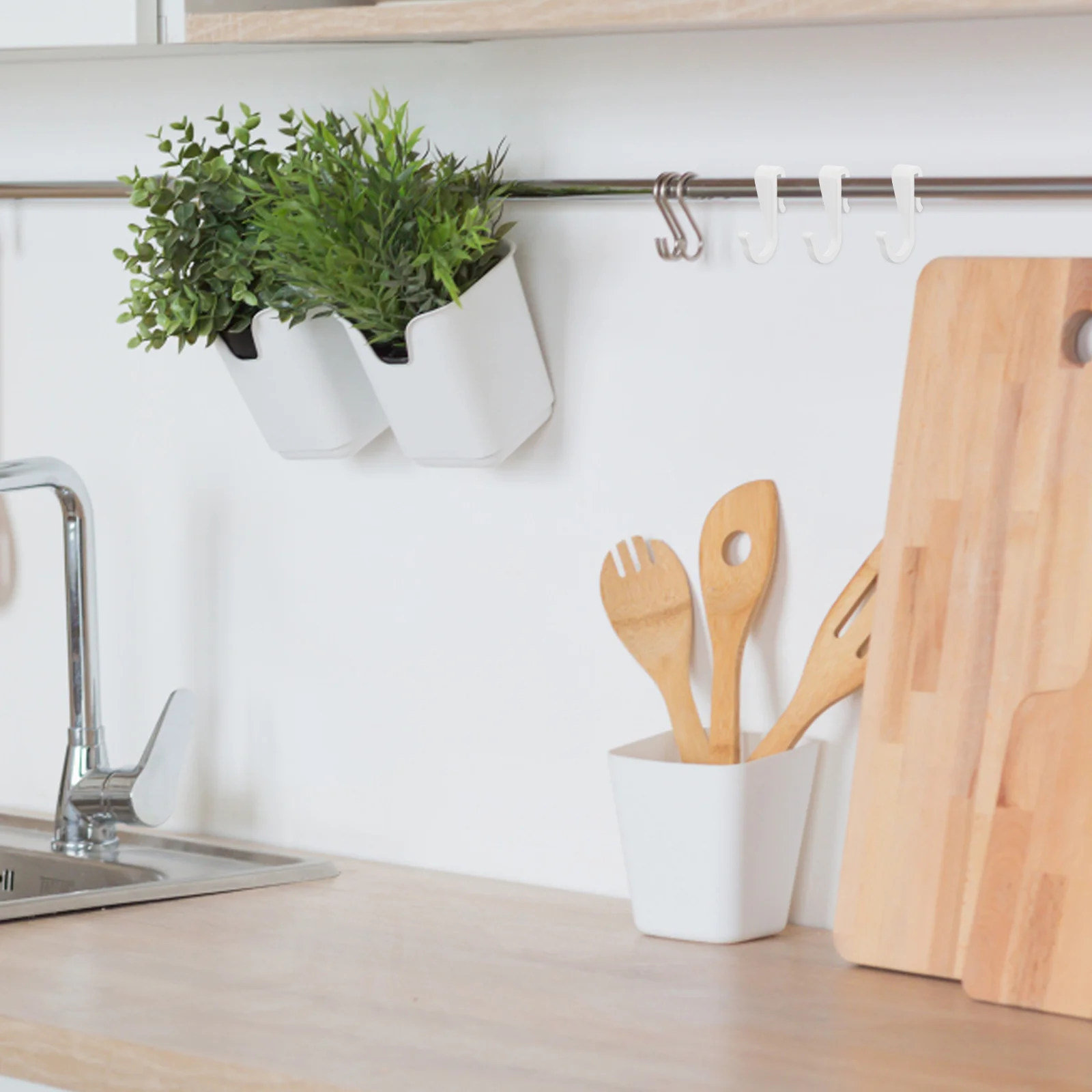 

6Pcs Multi Functional Kitchen Hooks Plastic S Shaped Hangers Closet Organizers Stylish Home Decor Utility