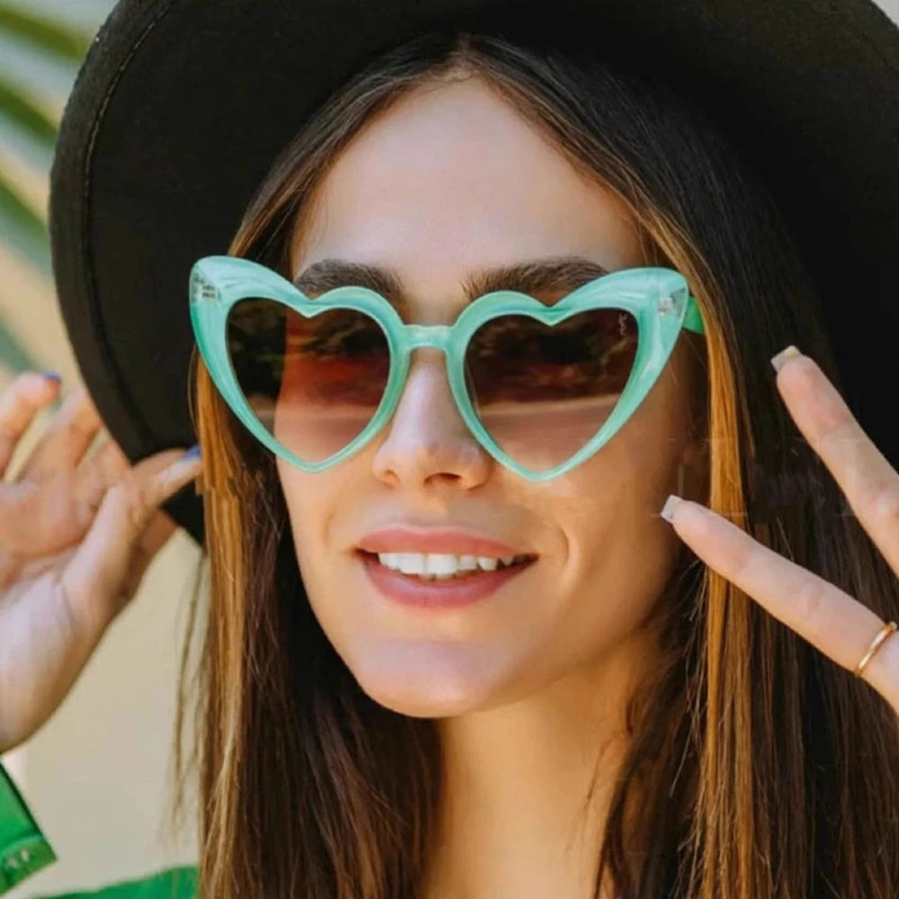 

Vintage Oversized Love Heart Sunglasses Women Trendy Luxury Brand Designer Popular Sun Glasses Sexy Lady Punk Sunglasses 2026
