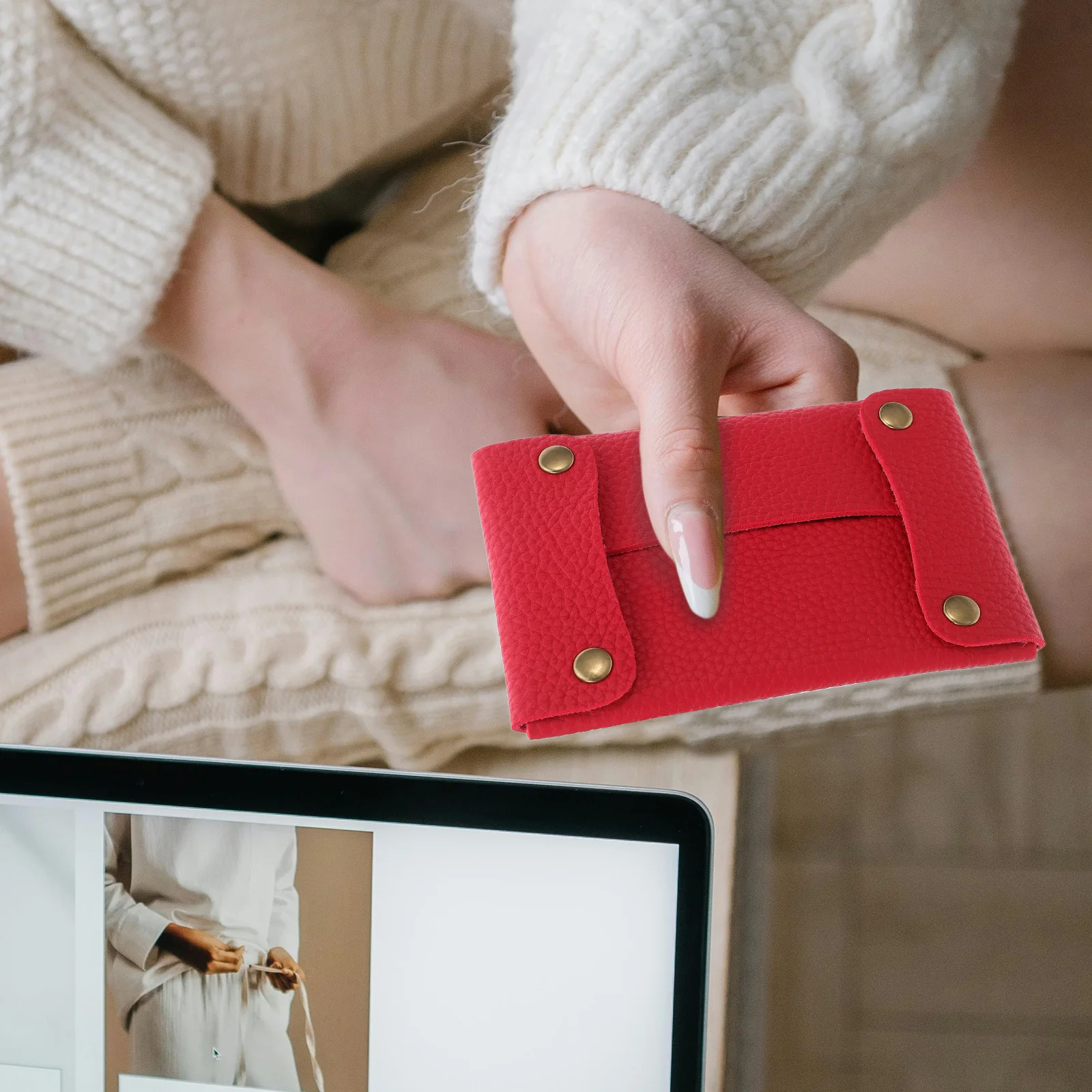 

2Pcs Stylish Tissue Holder Pocket Tissue Organizer Portable Reusable Napkin Pouch for Travel Commute Office Use