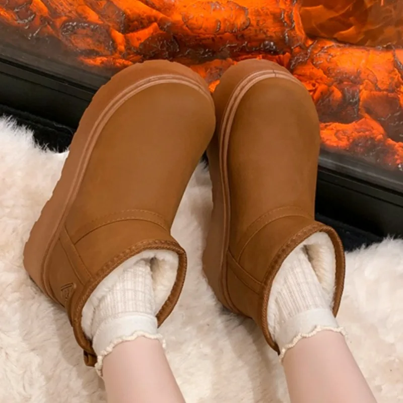 2025 شتاء موضة جديدة بلون بولي PU مقاوم للماء المرأة حذاء من الجلد المنزل اليومي أفخم سماكة حذاء الثلج عالي الرقبة دافئ بوتاس موهير