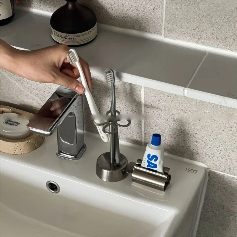 Clover Shaped Toothbrush Holder Bathroom Toothpaste Holder Stainless Steel 304 4 Grids Ordinary Toothbrush Storage Holder ZG703