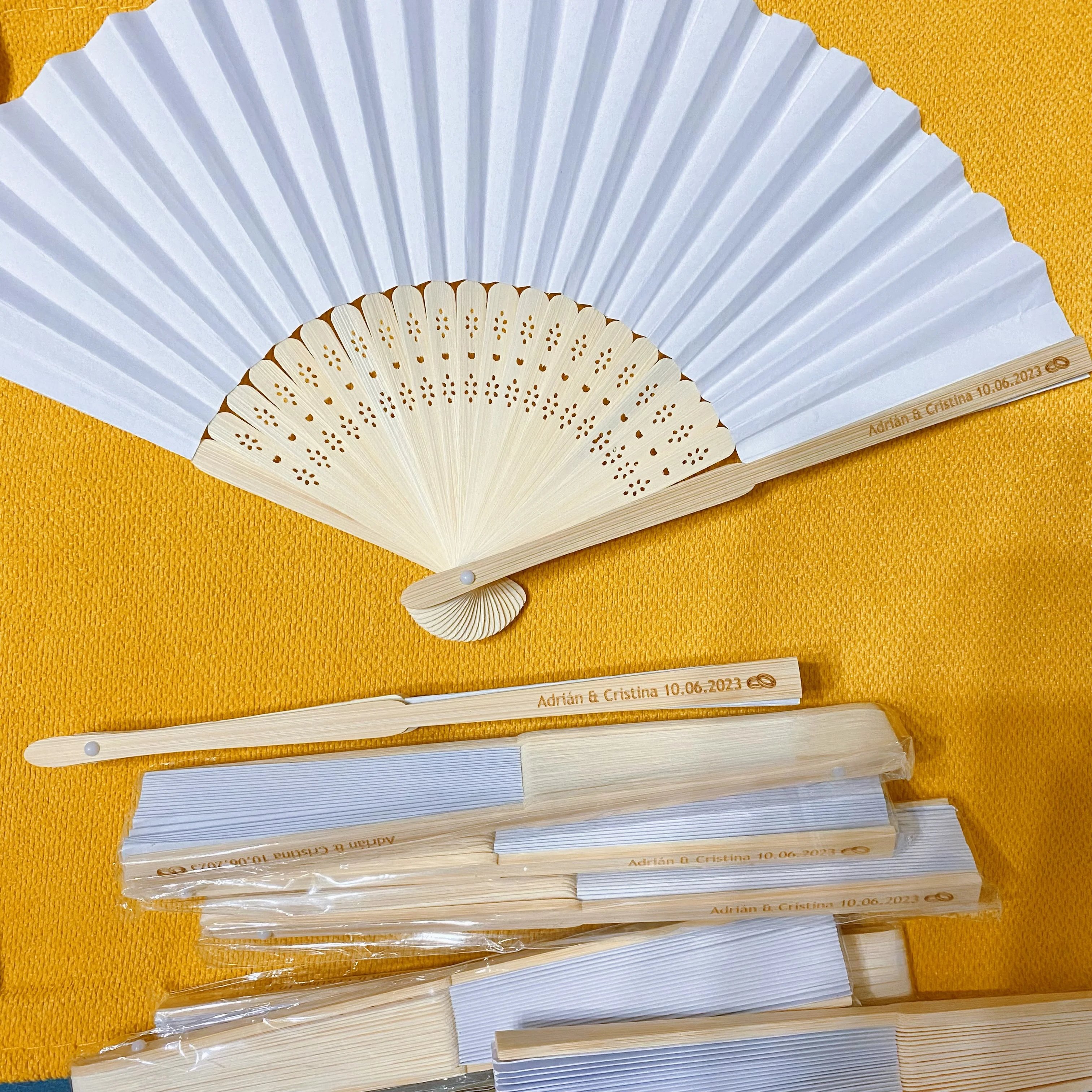 20-100Pcs Personalized Engraved Folding Hand Fan Wedding Personality Fans Birthday Customized Baby Party Decor Gifts For Guest