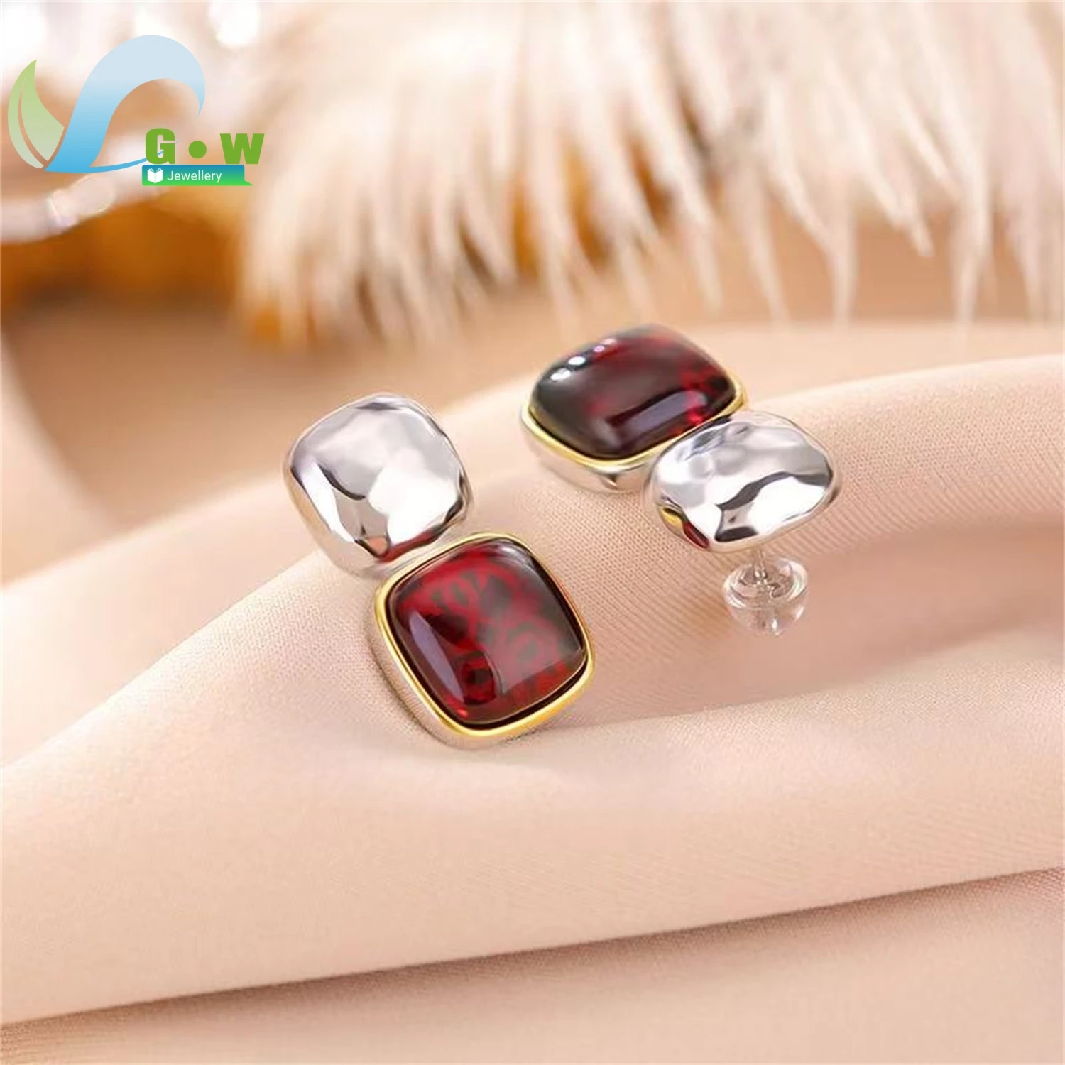 Natural Blood Amber Color Block Square Earrings Women Fashion Minimalist Elegant Versatile Light Luxury Silver Stud Jewelry