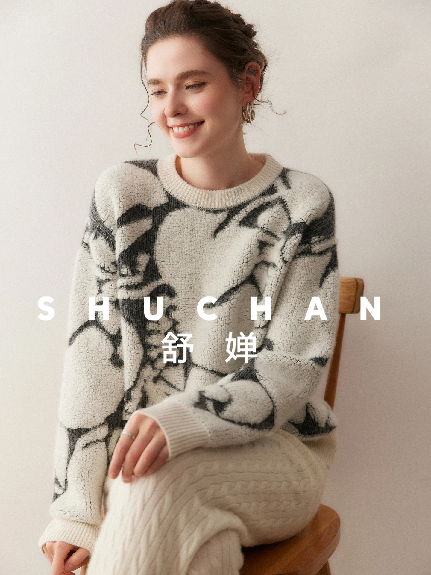 

520 г жаккардовый шерстяной кашемировый свитер с вышивкой на полотенце, осень-зима 2025 г, женский утолщенный теплый свитер с круглым вырезом, пушистый K