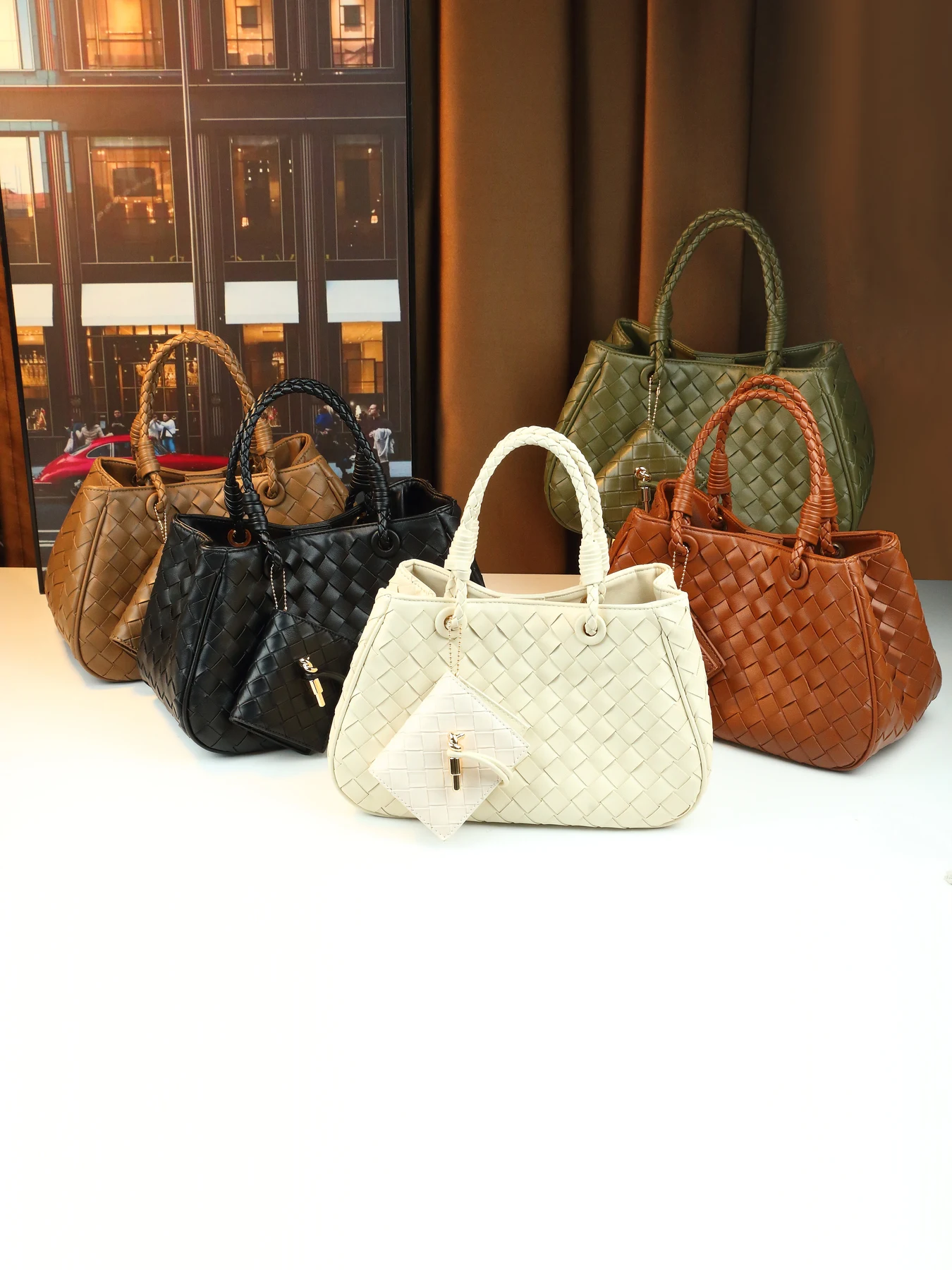 

Stylish new woven solid color large-capacity women's bucket bag going out versatile portable mother and child bag