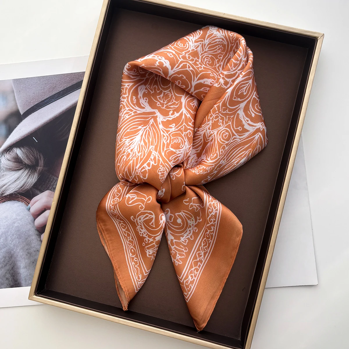 2026 Design Drucken Quadratischen Seidenschal Frauen Halstuch Bandana Foulard Dame Schal Schals Wrap Kopf Haar Band Krawatten – Detail 4