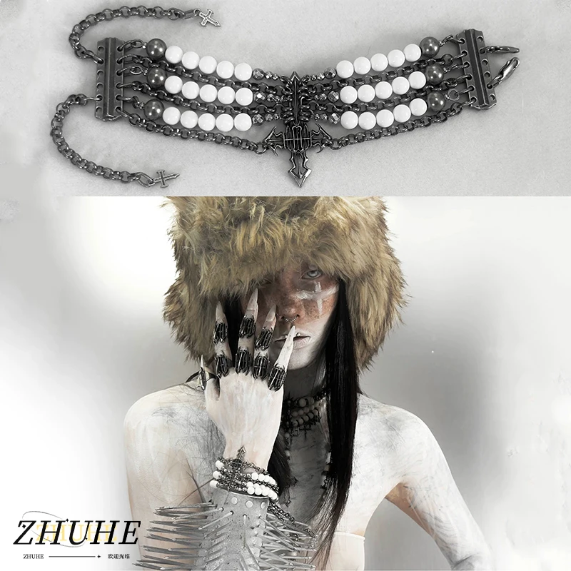 Unisex-Schmuckzubehör aus Kupfermaterial, dunkles Punk-Gothic-Kreuz-Armband für Männer und Frauen, mehrschichtiges Perlenketten-Armband