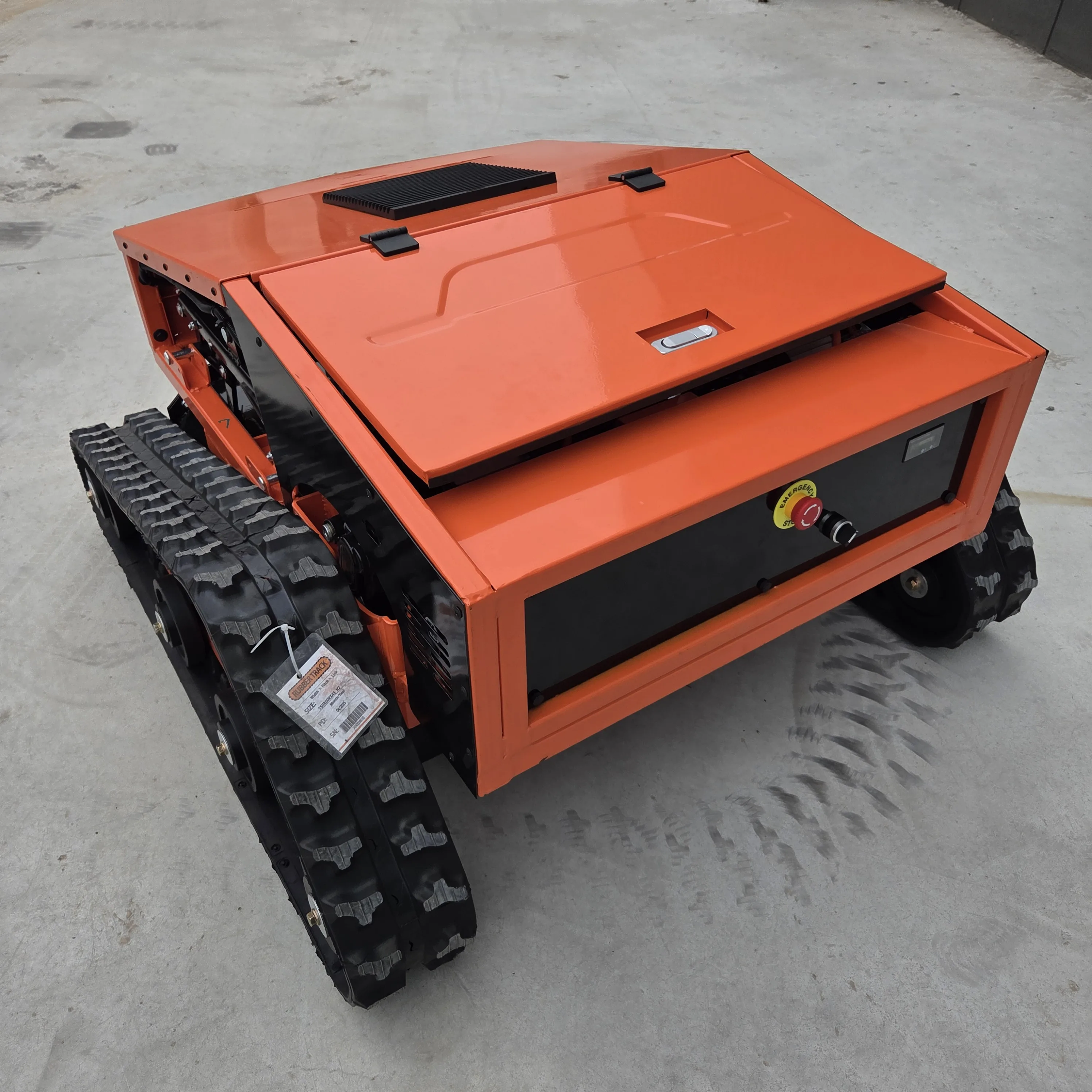 Operación de alta intensidad 3800M2/H robot cortacésped sobre orugas navegación GPS carga automática 800mm ancho de corte 23 caballos de fuerza