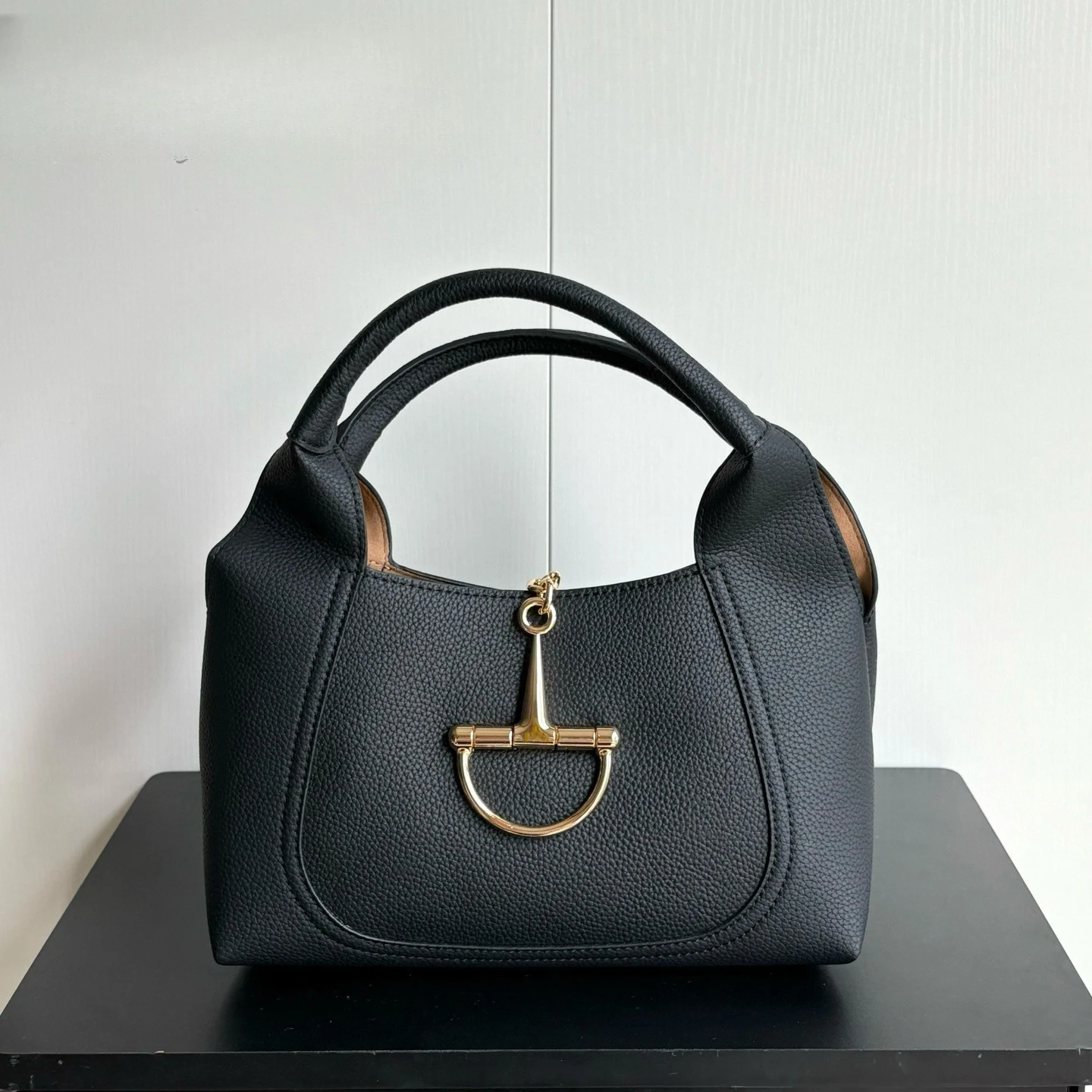 

Premium Textured Grain Shoulder Bag - Women's Elegant Underarm Crossbody Purse, Chic Minimalist Top Handle Handbag for Spring