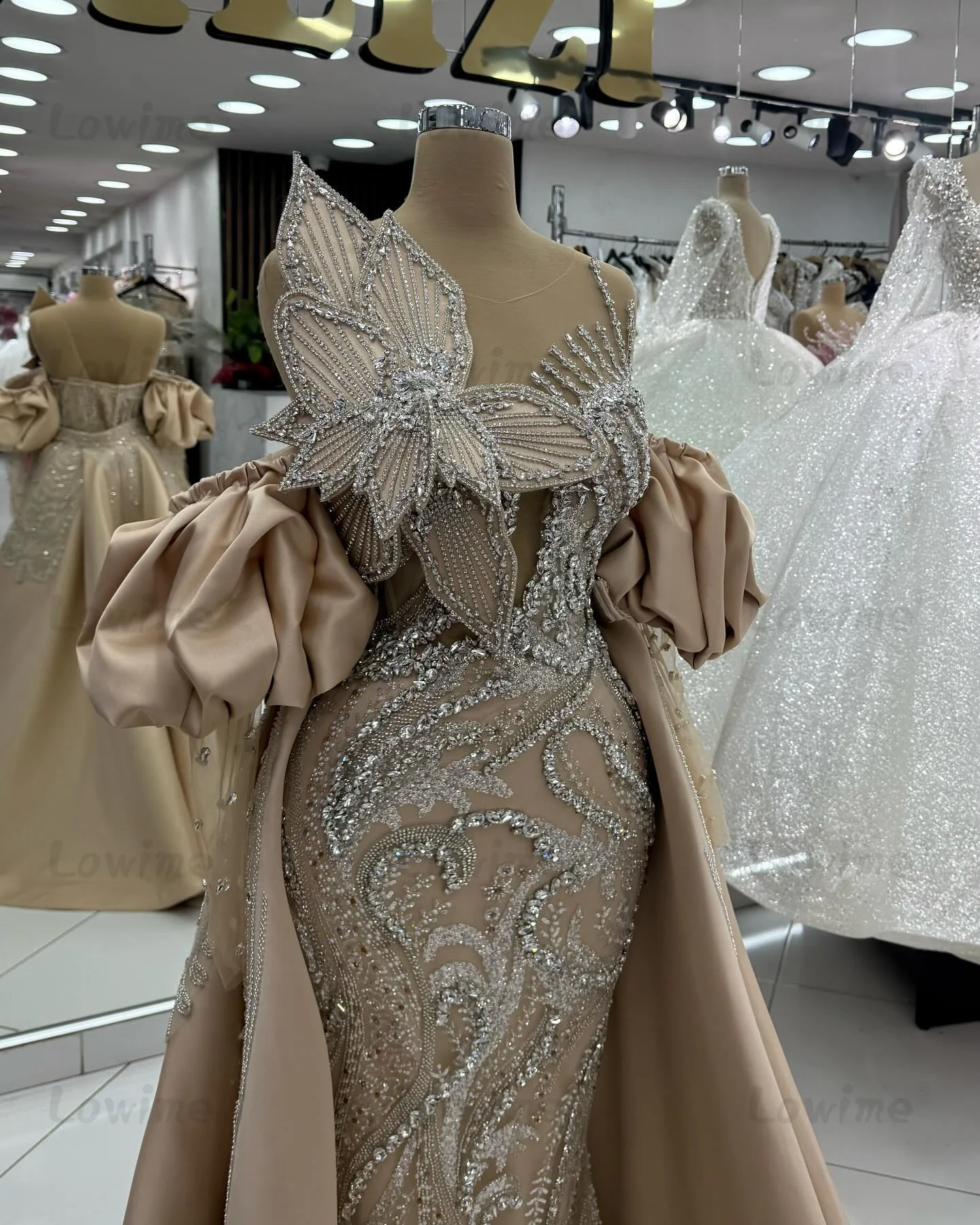 Abiti da celebrità con perline di cristalli champagne Abiti da sera arabi Abiti da ballo per feste a sirena personalizzati Abiti lunghi 2025 Robes