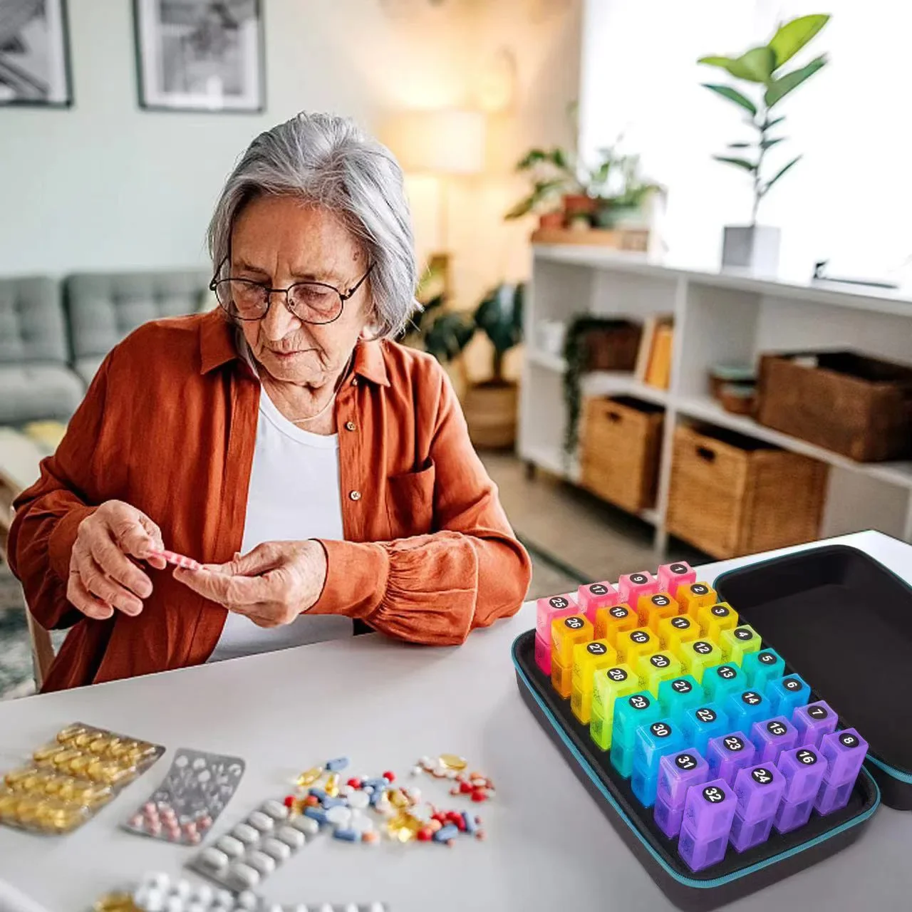 Monthly Pill Box Pill Storage Box Organiser 3 Times A Day Medicine Box w/ 32 Compartments to Hold Vitamin Pill