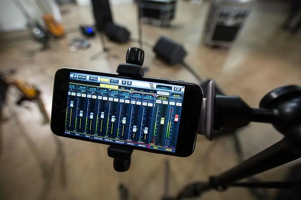 Soundcraft Ui16 خلاط رقمي 16 مدخل يتم التحكم فيه عن بعد