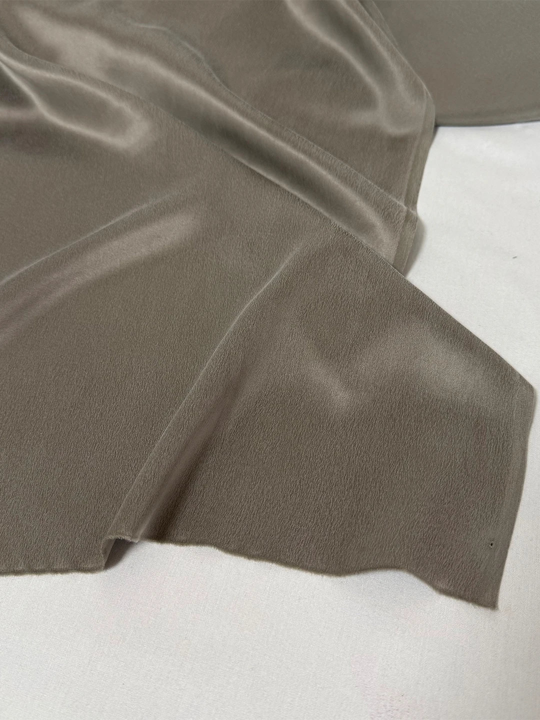

New Batch 2026 Sand Washed Matte Satin Heavyweight 19 Momme 100 Silk Warm He Grey High End Clothing Fabric