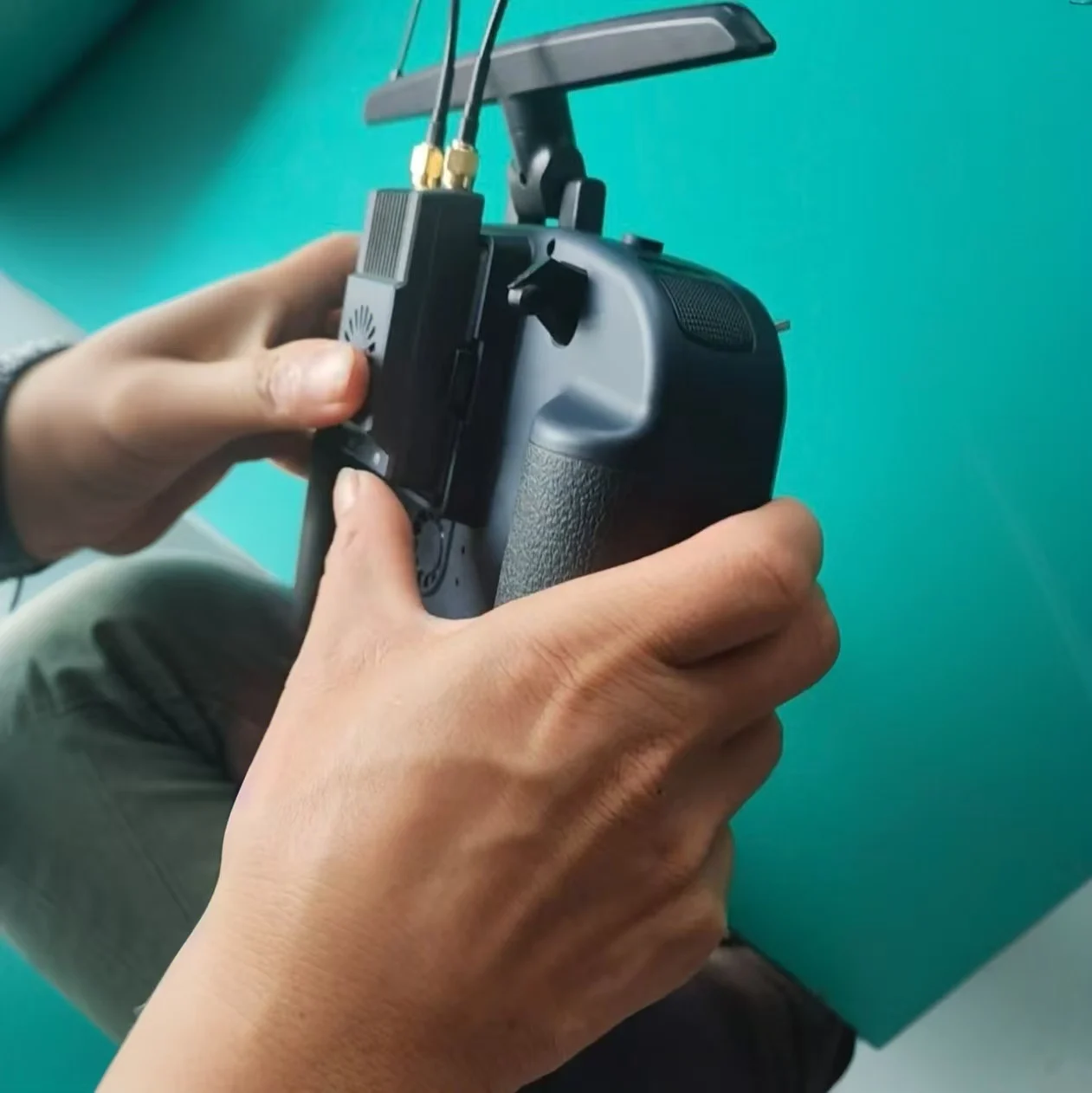 

ExpressLRS 915MHz/2.4GHz Dual Antenna ELRS Gemini Xrossband TX Module Dual 1W Compatible RadioMaster Nomad Dual 915MHz / 2.4GHz