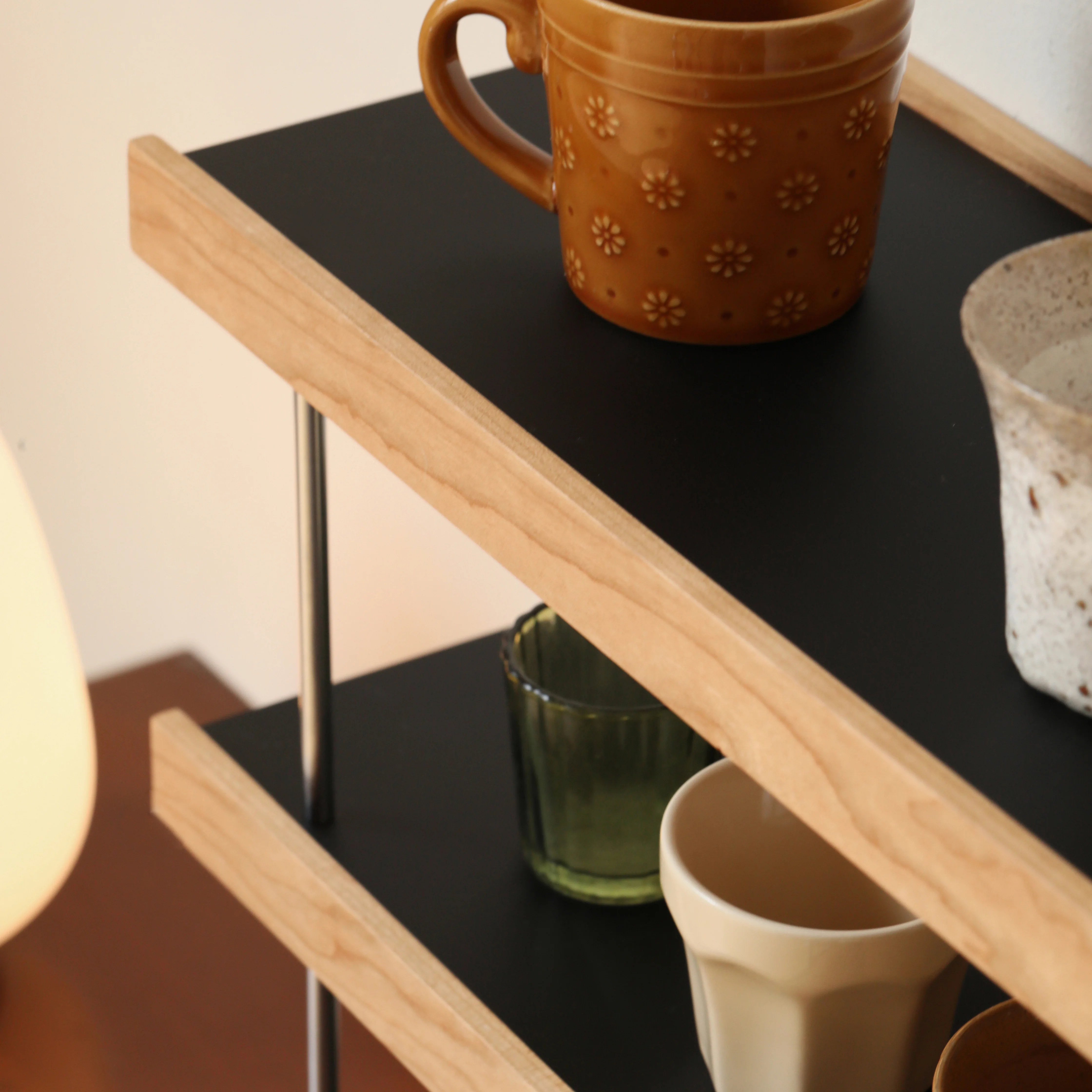 Kirschholz-Kosmetik-Organizer aus der Mitte des Jahrhunderts, Make-up-Aufbewahrungsregal, Parfüm-Display-Tablett für den Einsatz auf dem Waschtisch