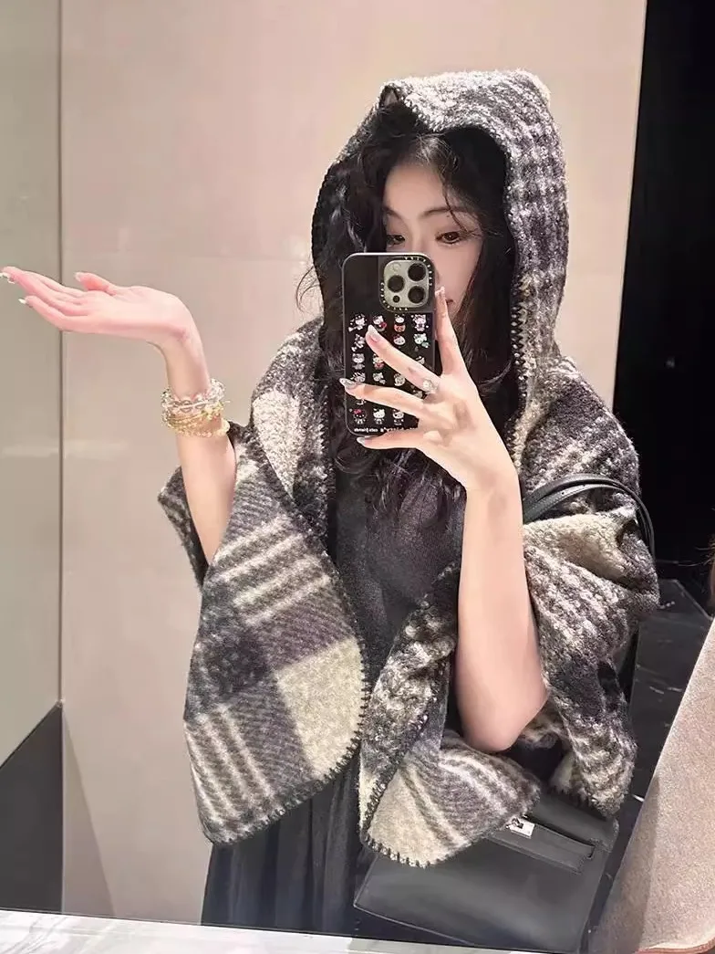 

Sweet Cool Plaid Woolen Scarf Cowl Ne Cloak oulder Wrap Autumn Faionable Ladies' Outfit Matching Coat Design Sensation