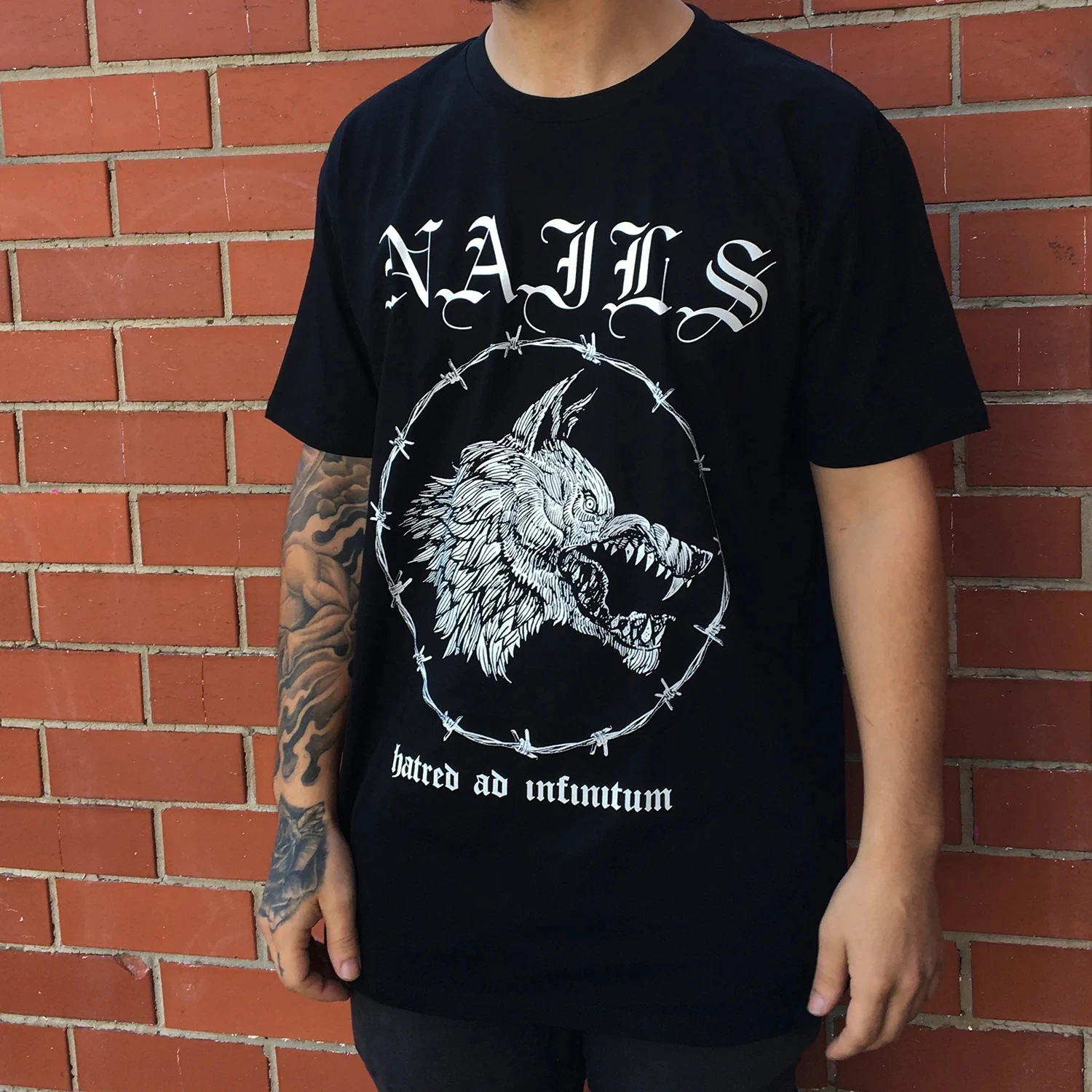 Limited  Nails Rock Band Graphic Cotton Tshirt Unisex Men Women Short Sleeve Vintage Brand Retro Tee Streetwear Unisex