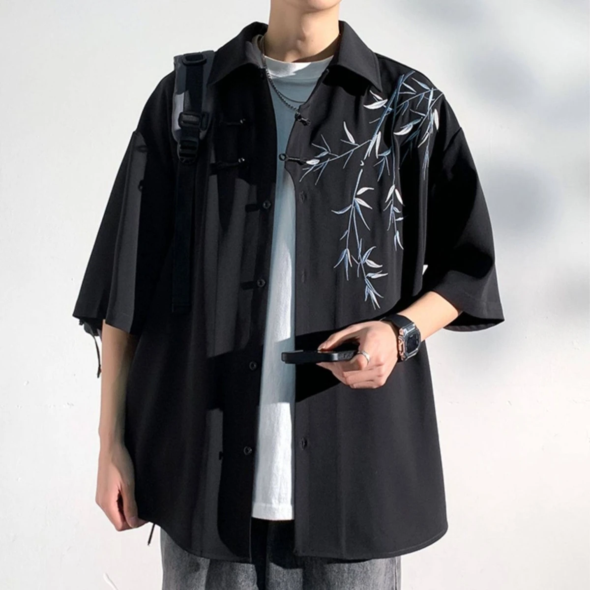 젊은 감각의 여름 얇은 순색 라운드넥 청바지 남성용 루즈핏 캐주얼 슬림핏 고탄력 중국산...