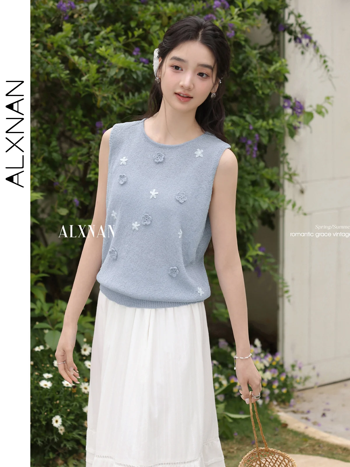 ALXNAN Blue Women's Knitted Tanks French Elegant Round Neck Sleeveless Camis 2025 Summer Casual Flower Design Sweet Tops L55002