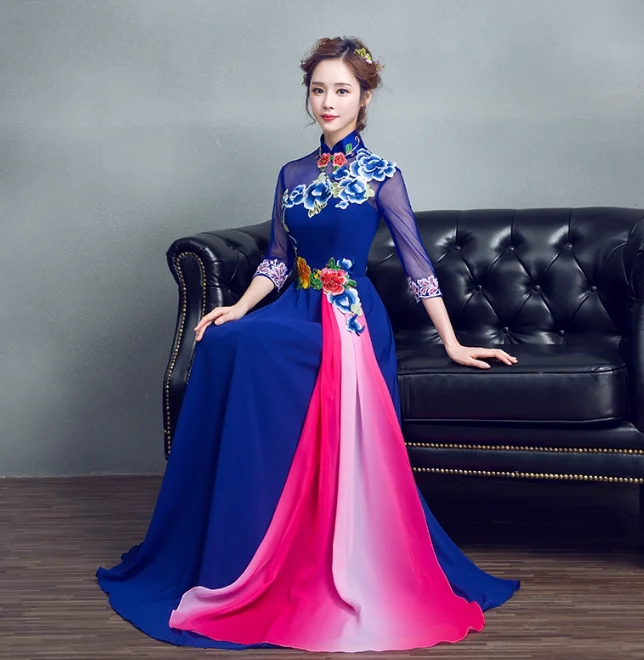 

Chinese Women Dress Cheongsam Stage Embroidery Vintage