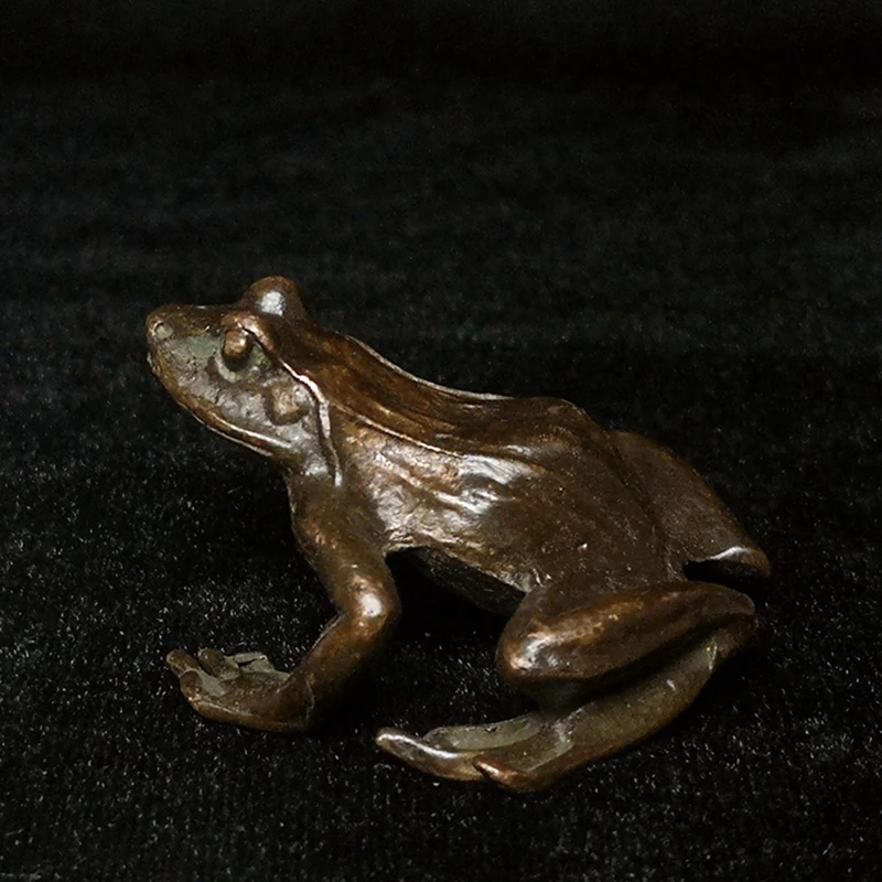 YIZHU CULTUER ART Size 5.4 × 5 cm Chinese Bronze Carving Frog Figurine statue Decoration Gift Collection