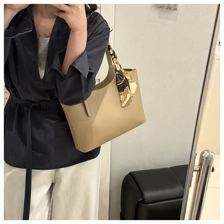 Modische, stilvolle Seidenschal-Einkaufstasche, Umhängetaschen mit geräumigem Fassungsvermögen, elegante Unterarmtasche, vielseitige Pendelhandtasche für Damen – Detail 16