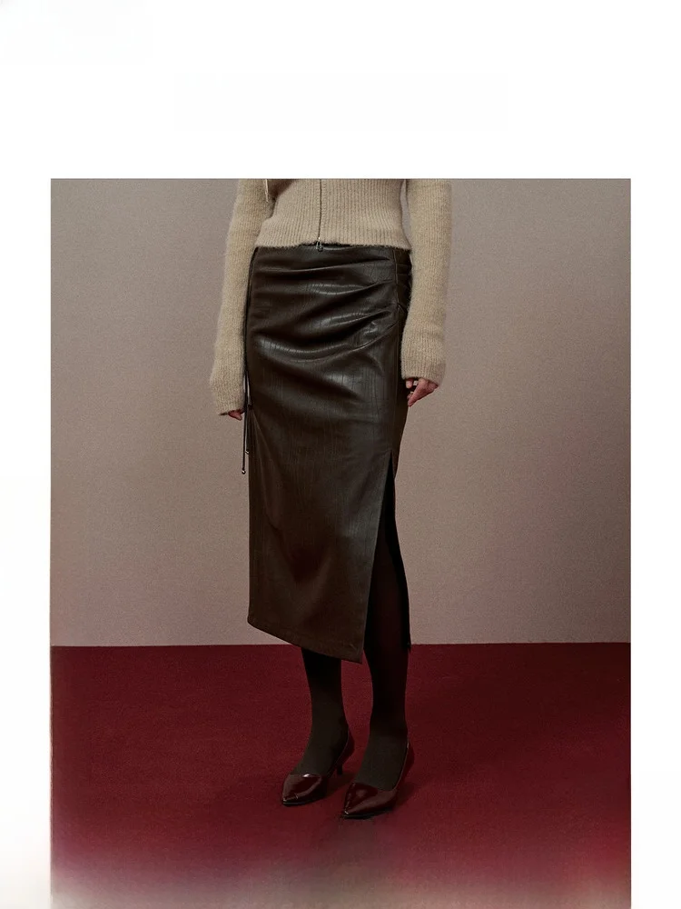 

ZhiZhi Water Adjusted Yinye PU Leather Pleated Mid-Length Straight Skirt Side Split Commute Style Winter New Arrival Ladies S...